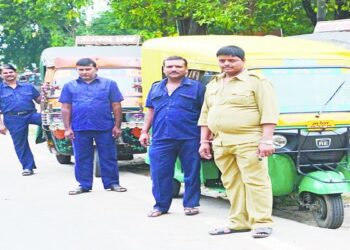 ऑटो ड्राइवर की खाकी तो ई रिक्शा चालक की ब्लू होगी पहचान
