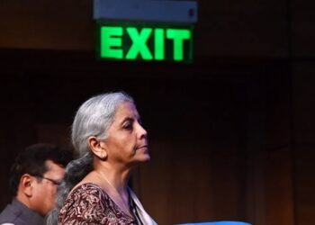 वित्तमंत्री के खिलाफ FIR दर्ज, भाजपा में इतना सन्नाटा क्यों है भाई…!