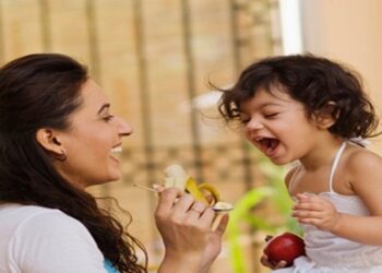 बारिश में बच्चों की देखभाल