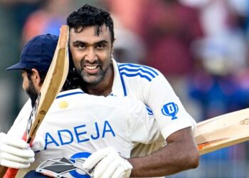 अश्विन टेस्ट शतक