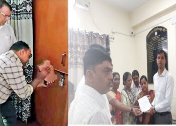 ताला तोड़ ‘CO’ मामले की जांच करने कार्यालय पहुंचे SDO