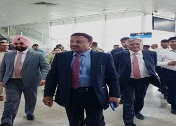 चुनाव की तैयारियों का जायजा लेने, Chief Election Commissioner के नेतृत्व में टीम पहुंची रांची