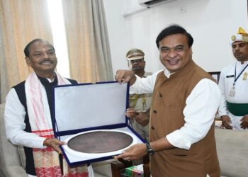 पूर्वी जमशेदपुर की सीट पर फंसे पेंच के बीच हिमंता-रघुवर की मुलाकात क्या रंग लायेगी ?