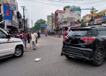 मेला घुमने गए युवक से मारपीट, हुई मौत: आक्रोशित लोगों ने किया सड़क जाम