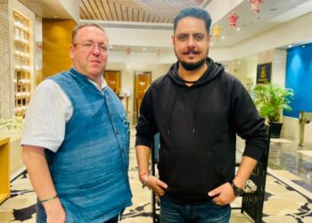 डॉ. तनुज ने एंड्रयू फ्लेमिंग से की मुलाकात