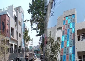 धोनी का 7 नंबर से खास लगाव: घर को भी दिया 7 नंबर, हेलीकॉप्टर शॉट से सजी दीवारें