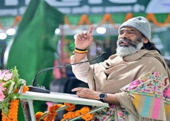 1.36 लाख करोड़ बकाया नहीं मिला तो बंद कर देंगे खदान, मंच से गरजे हेमंत सोरेन