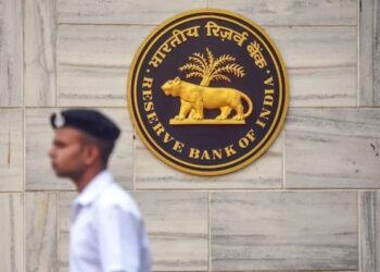 RBI ने 5 साल बाद रेपो रेट में कटौती, होम और कार लोन होंगे सस्ते