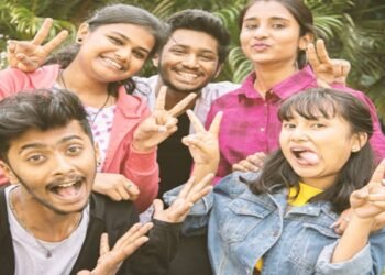 Friendship Day 2026: आखिर दो बार क्यों मनाया जाता है फ्रेंडशिप डे? जानिए 30 जुलाई और अगस्त के पहले रविवार की कहानी